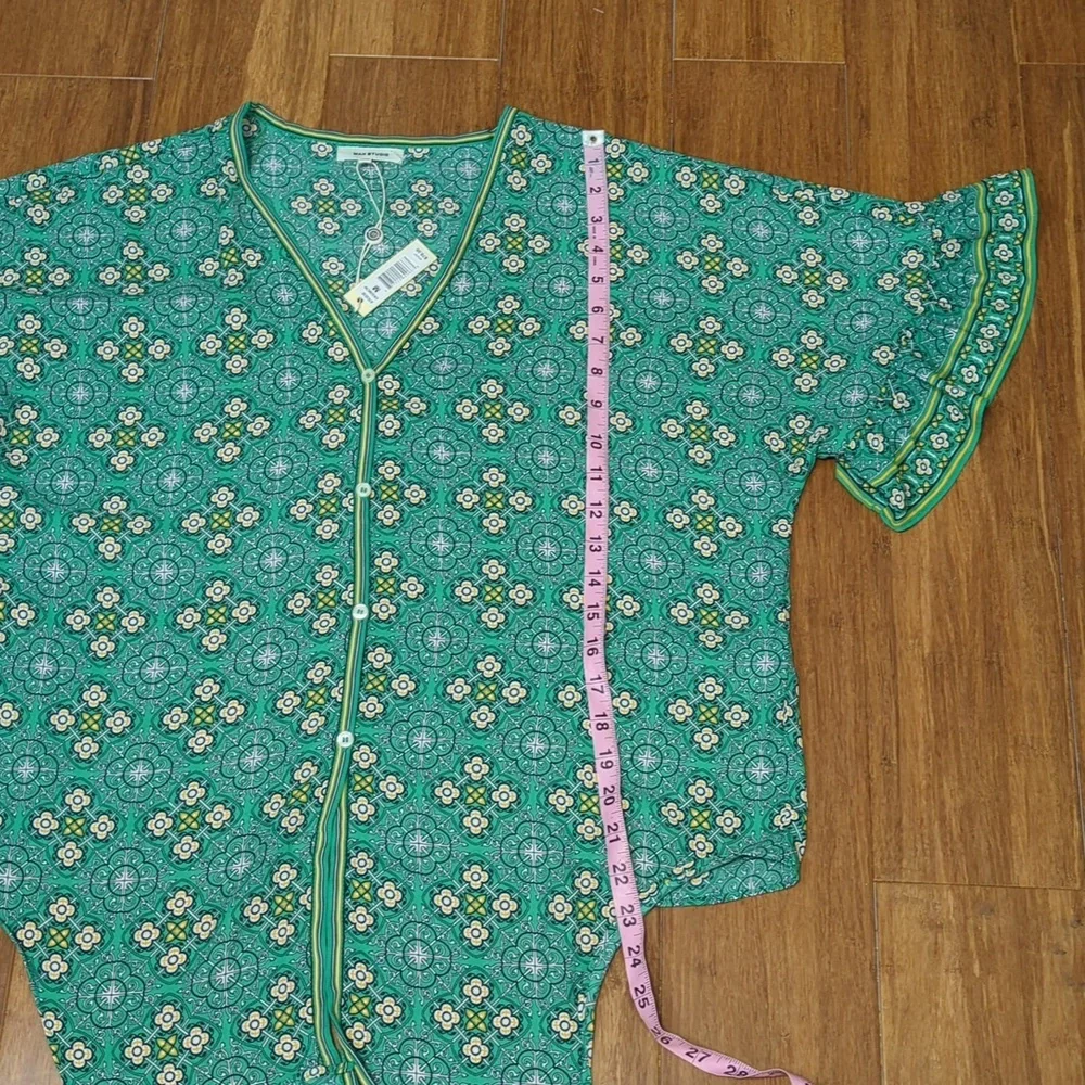 Max Studio Green & Yellow Button Up Tie & Waist Blouse Size Medium